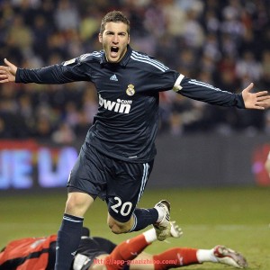 瓜子直播-类似绳子的健身器材在力量训练与协调性提升中的作用分析